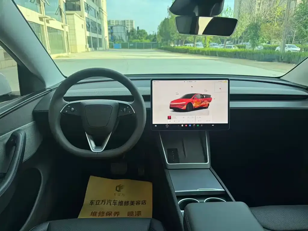 Tesla Model Y — фото 2