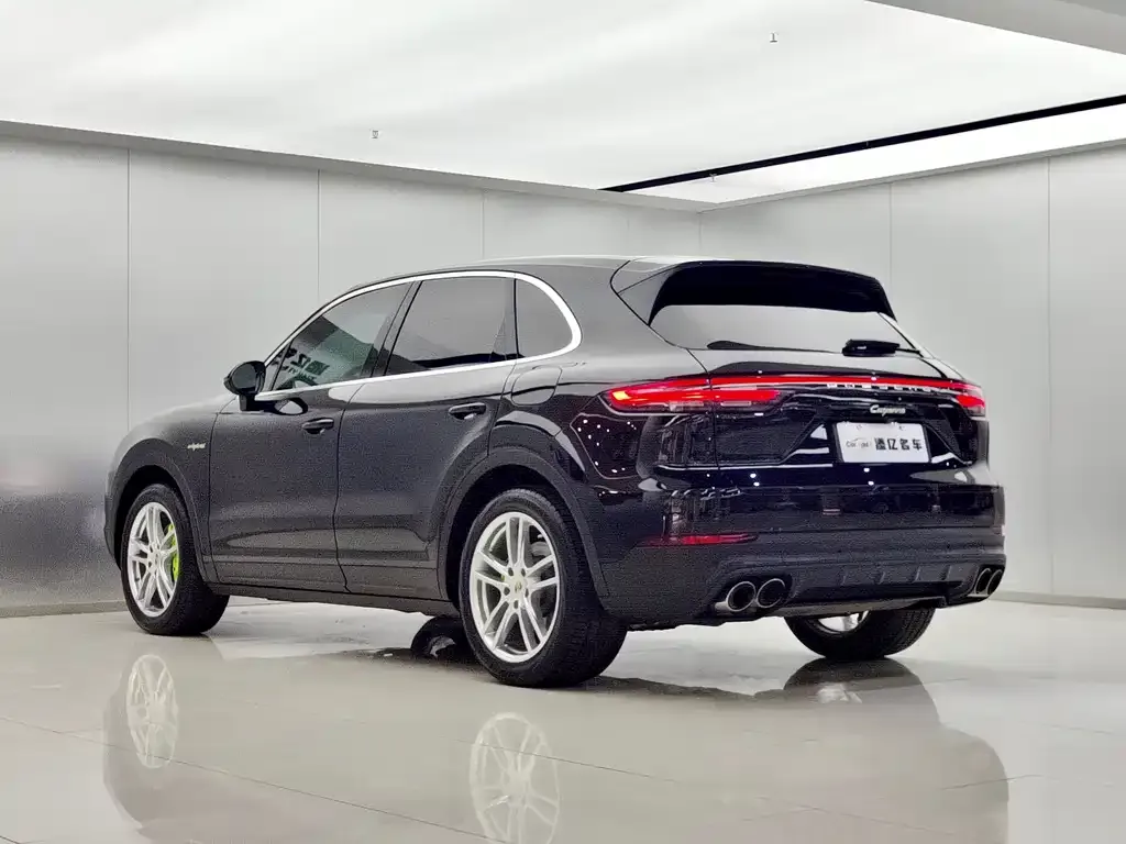 Porsche Cayenne Hybrid — фото 10