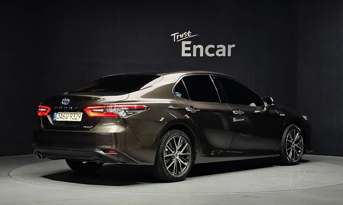 Toyota Camry — фото 4
