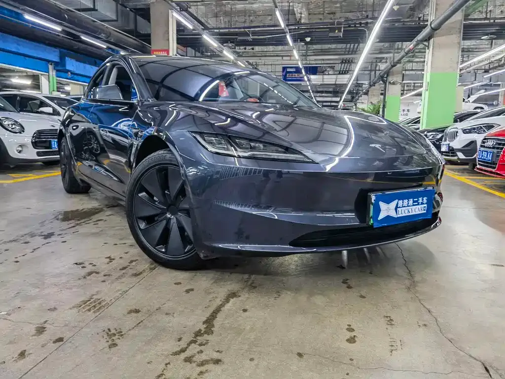 Tesla Model 3 — фото 7