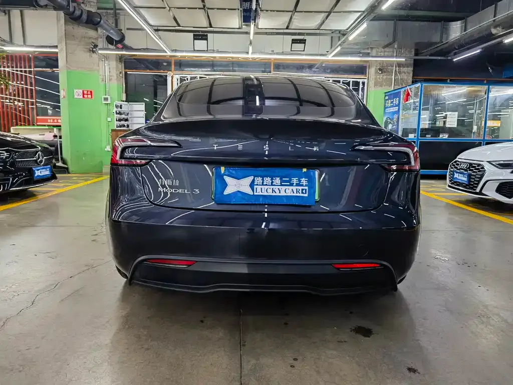 Tesla Model 3 — фото 6