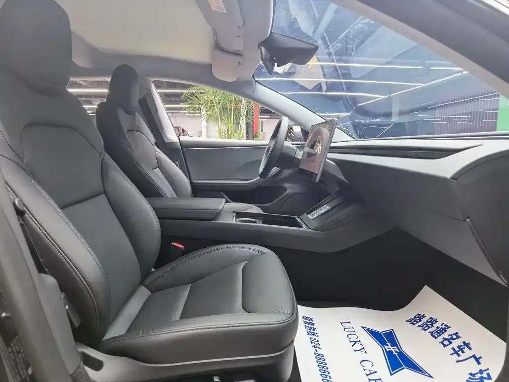 Tesla Model 3 — фото 4