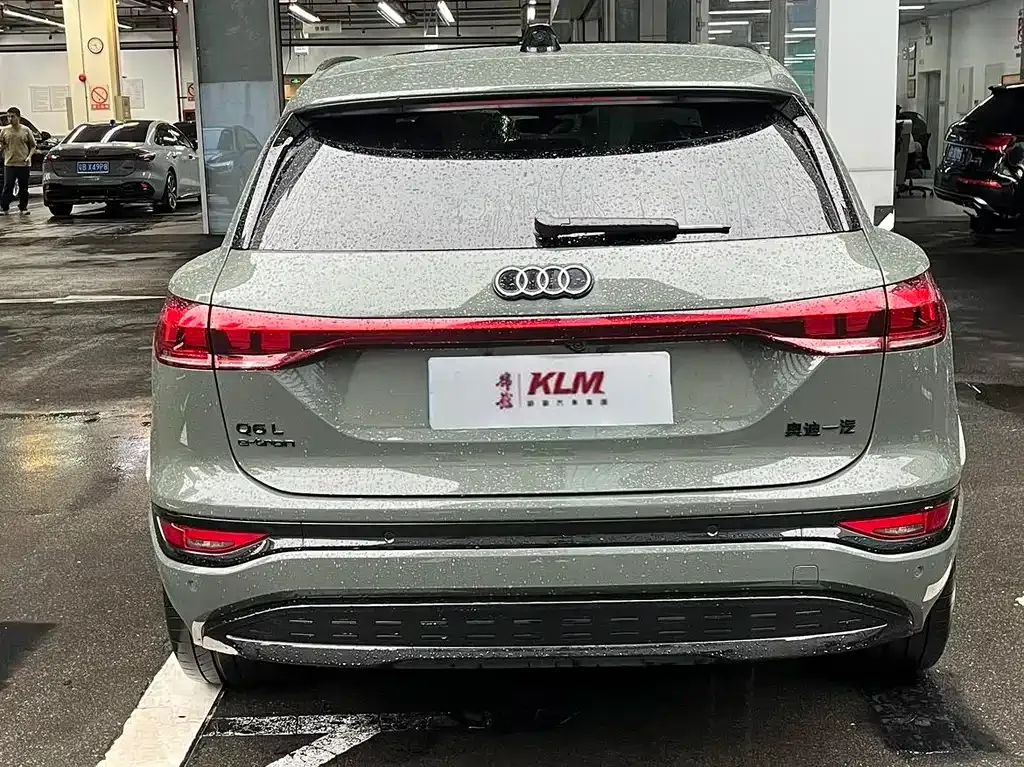 Audi Q6L e-tron — фото 9