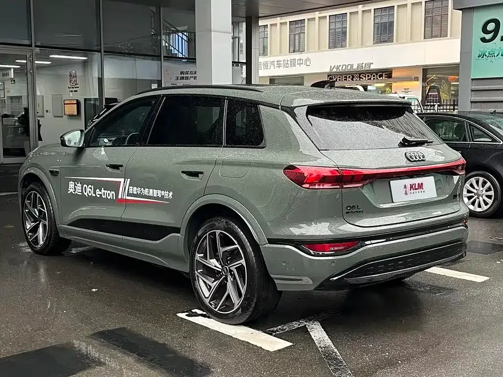 Audi Q6L e-tron — фото 5