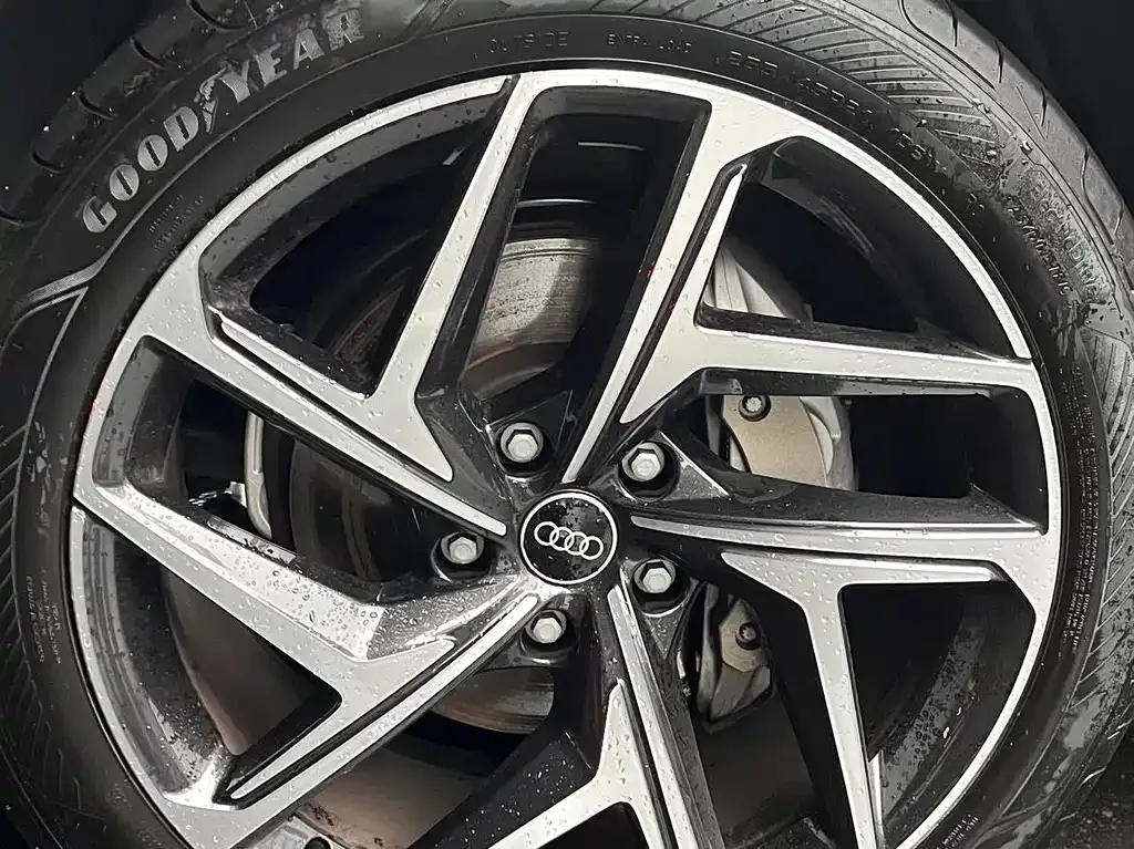 Audi Q6L e-tron — фото 6