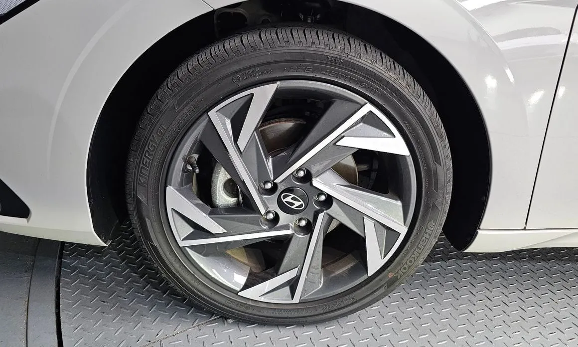 Hyundai AVANTE — фото 10