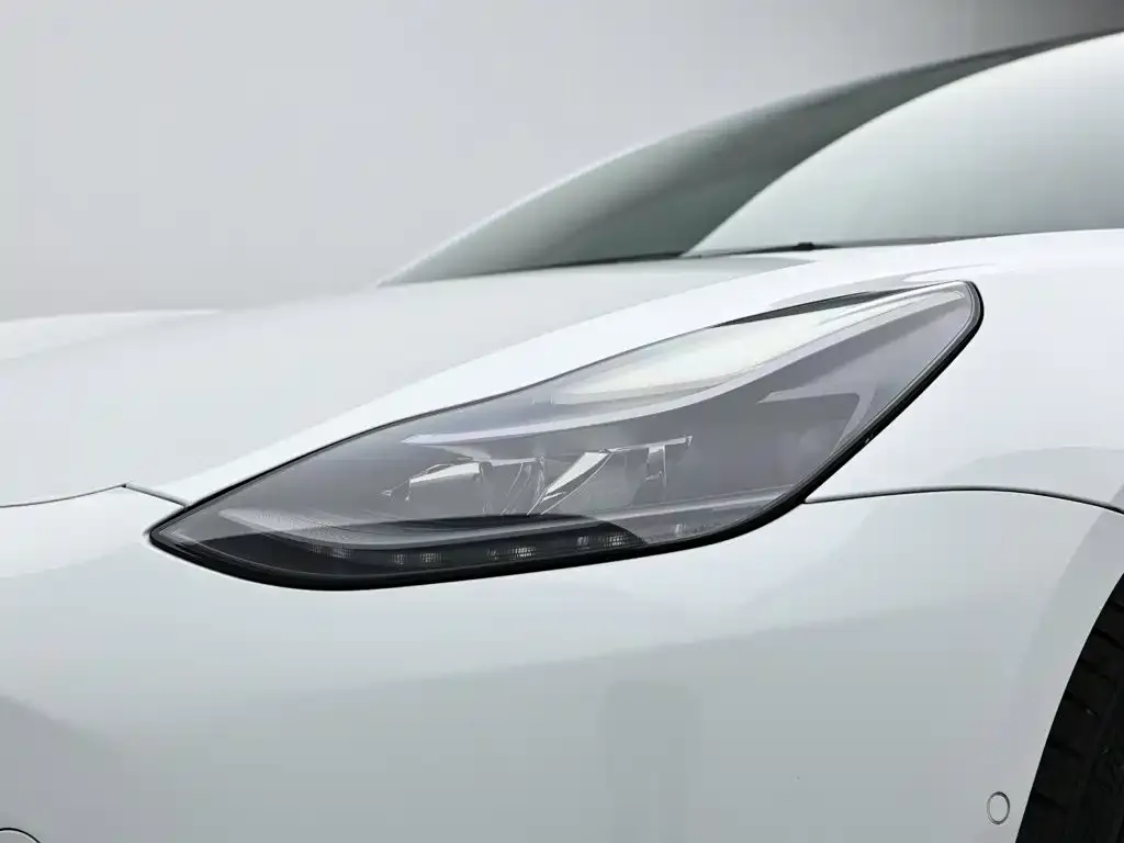Tesla Model 3 — фото 5
