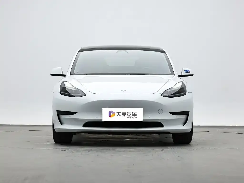 Tesla Model 3 — фото 8