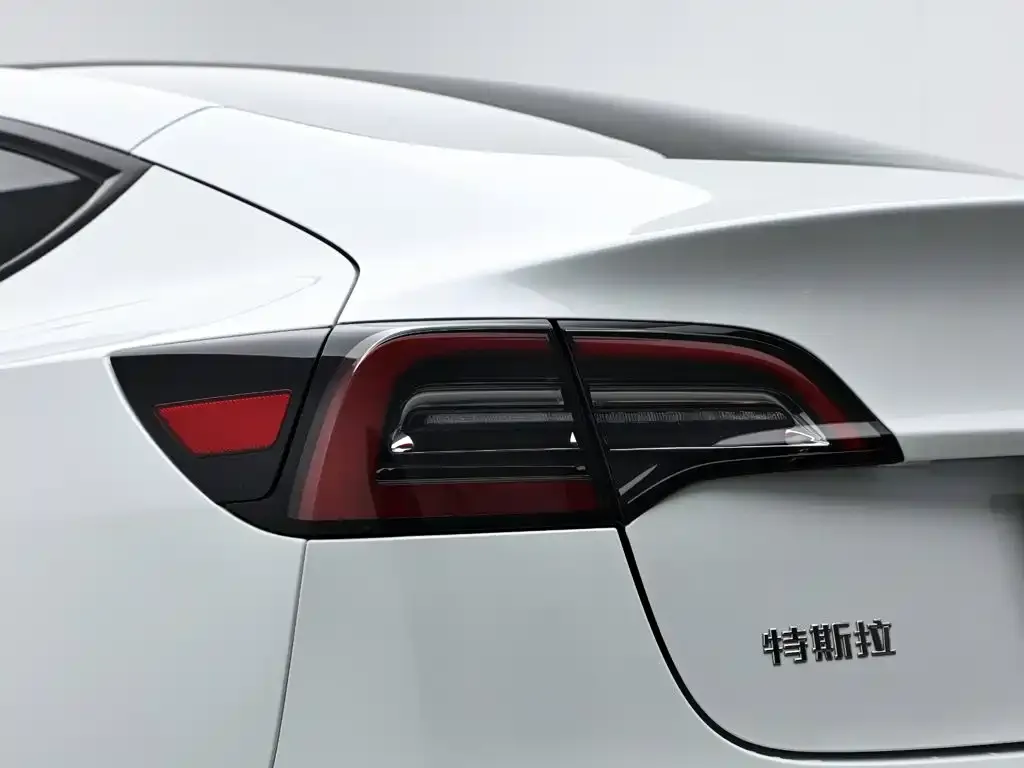 Tesla Model 3 — фото 6