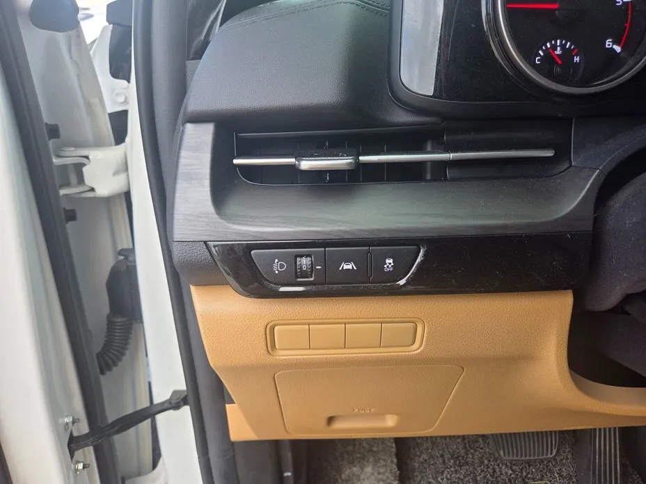 Kia Carnival — фото 3