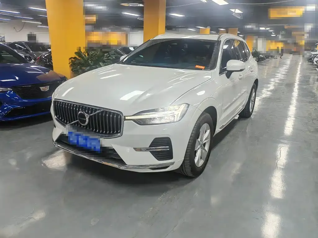 Volvo XC60 — фото 1