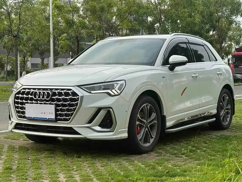 Audi Q3 — фото 1