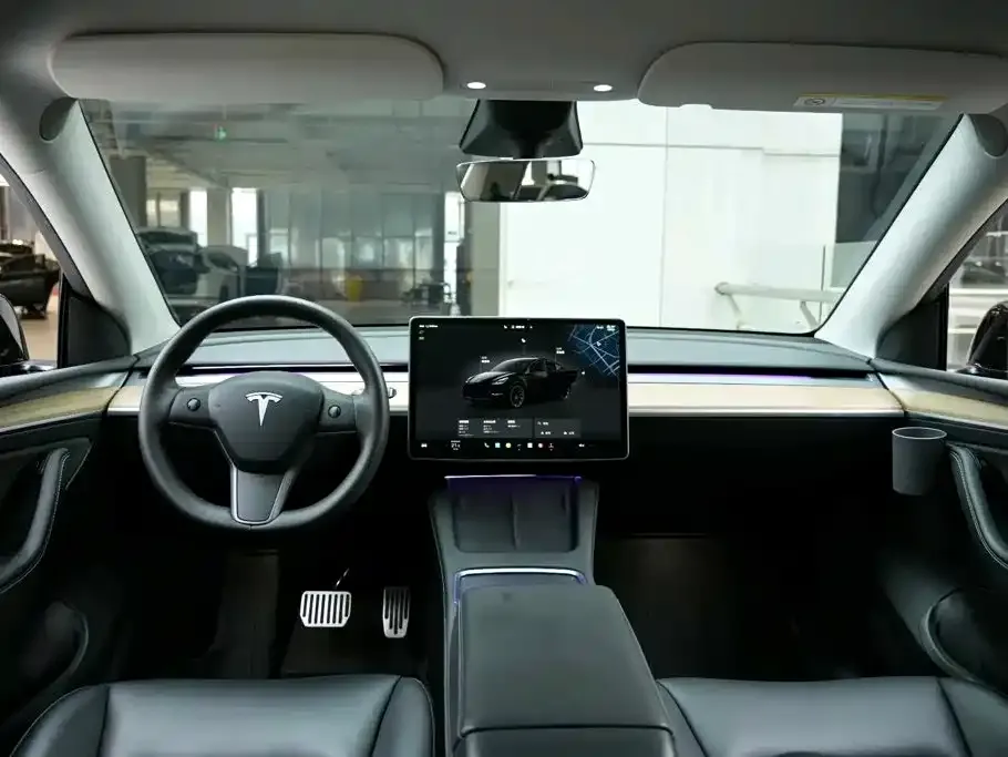 Tesla Model Y — фото 2