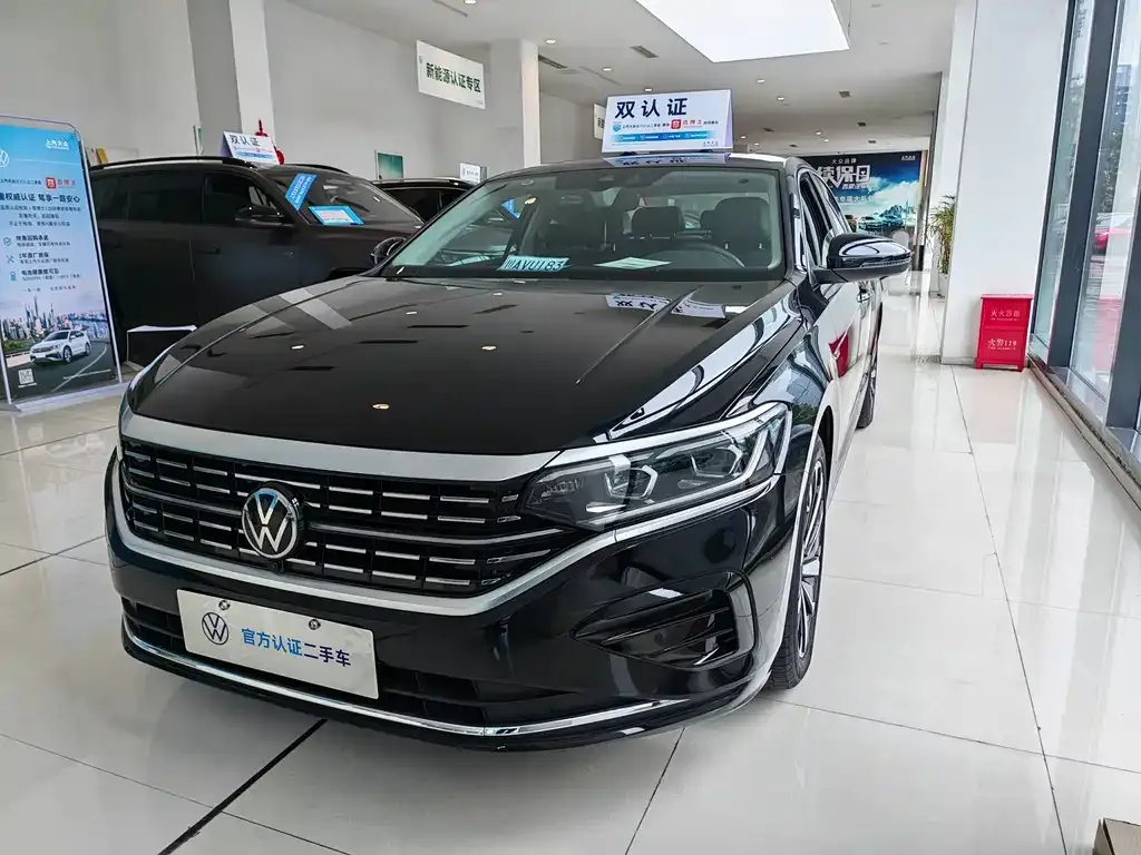 Volkswagen Passat — фото 1