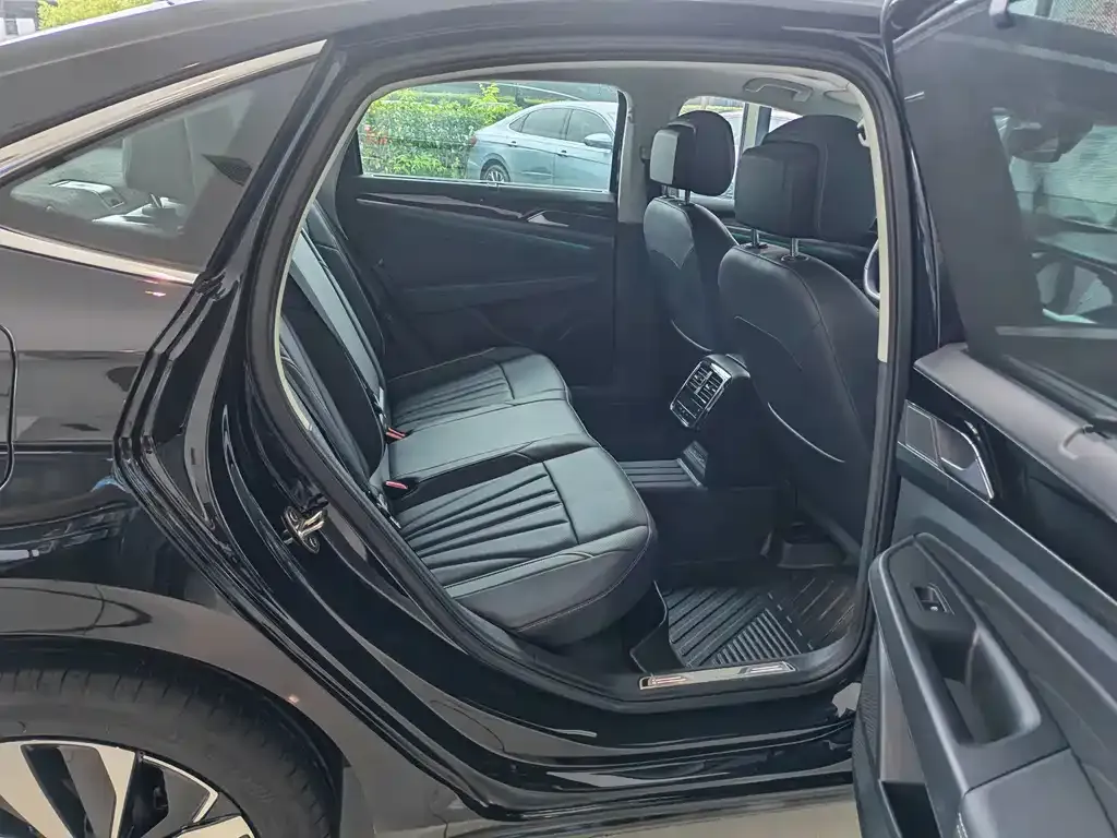 Volkswagen Passat — фото 3