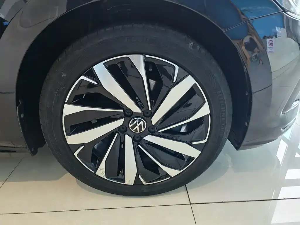 Volkswagen Passat — фото 10