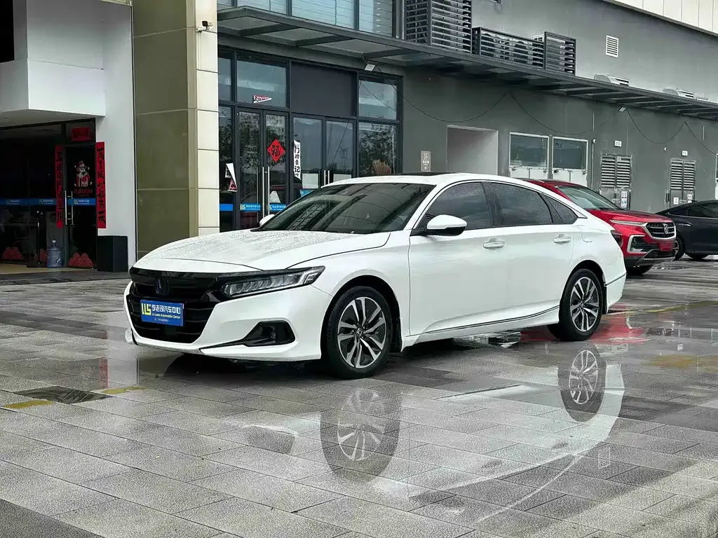 Honda Accord — фото 1