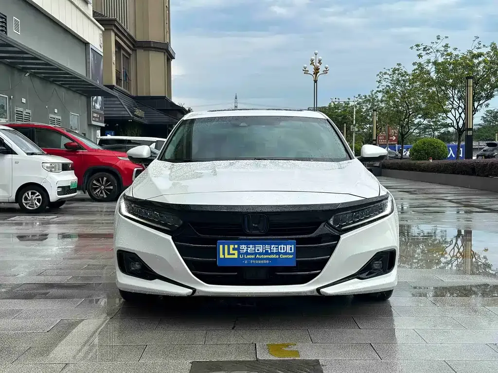 Honda Accord — фото 9