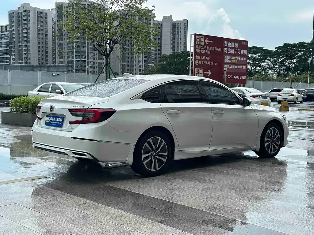 Honda Accord — фото 8