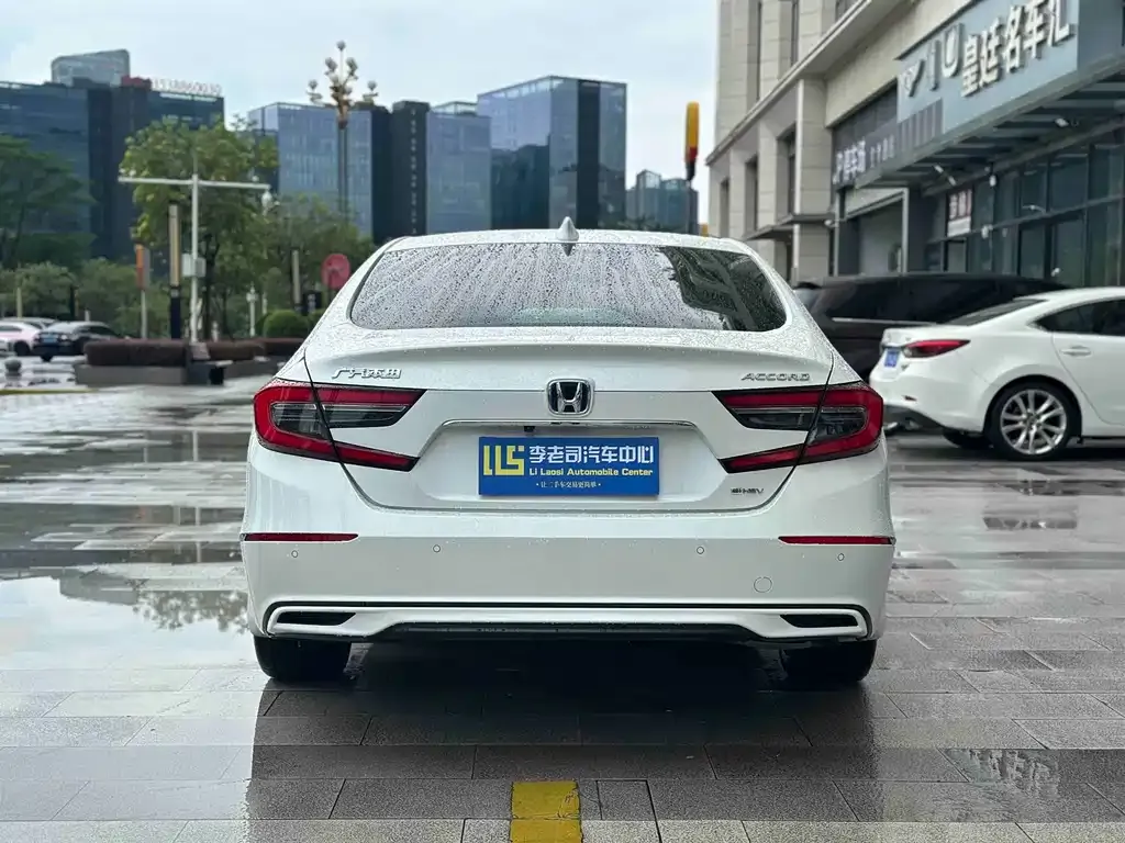 Honda Accord — фото 7