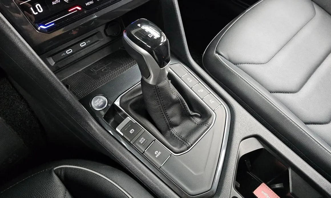 Volkswagen Tiguan — фото 8