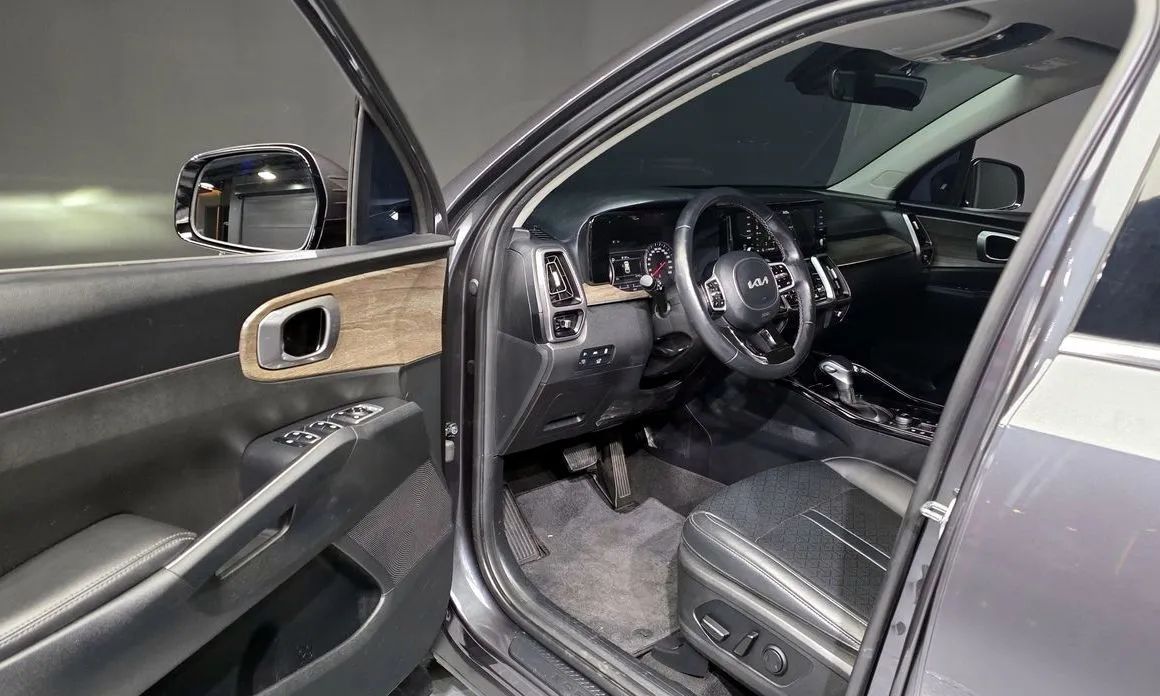 Kia Sorento — фото 9