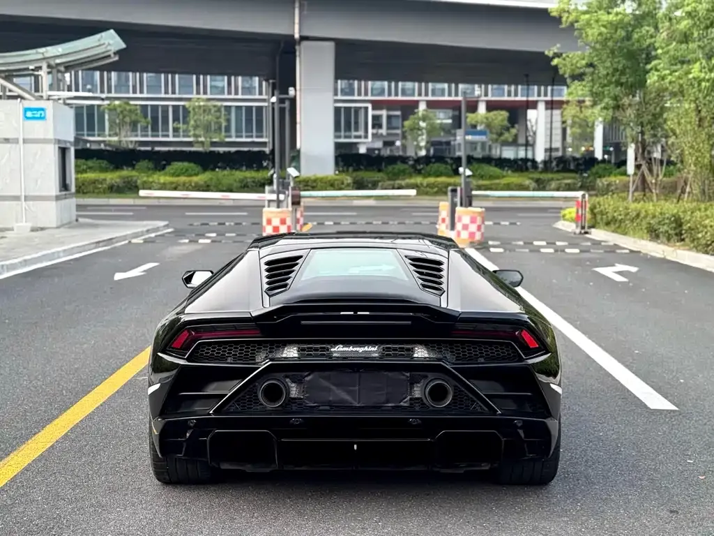 Lamborghini Huracan — фото 8