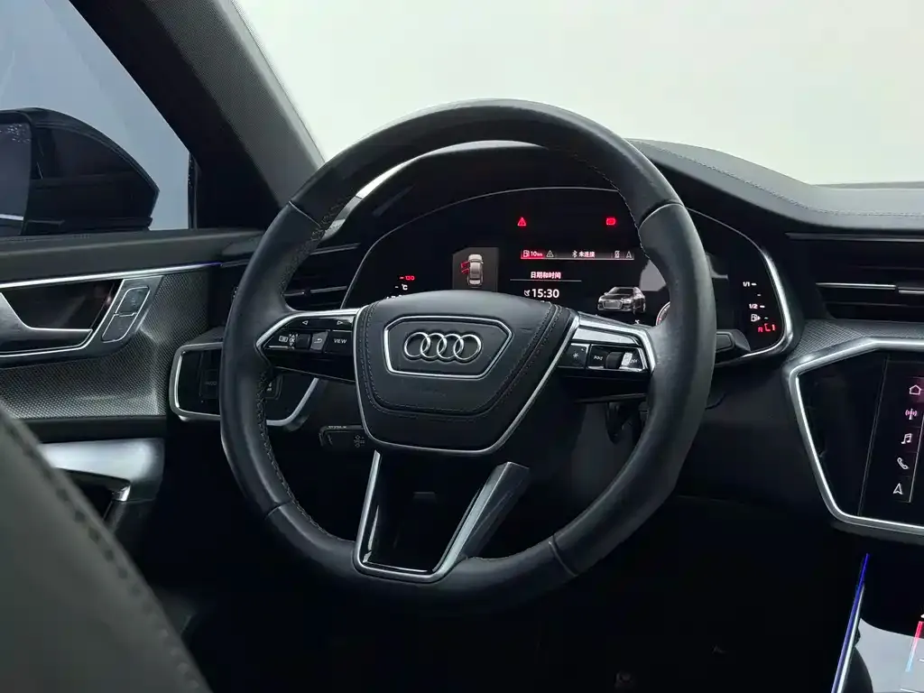 Audi A6L — фото 8