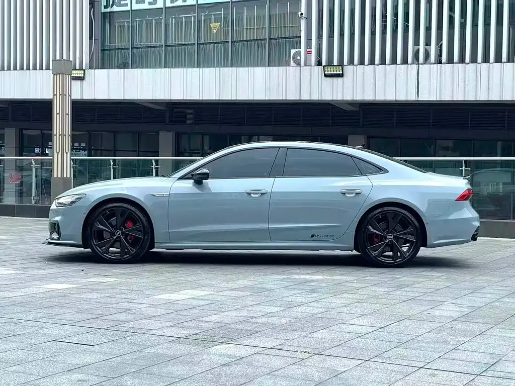 Audi A7L — фото 10