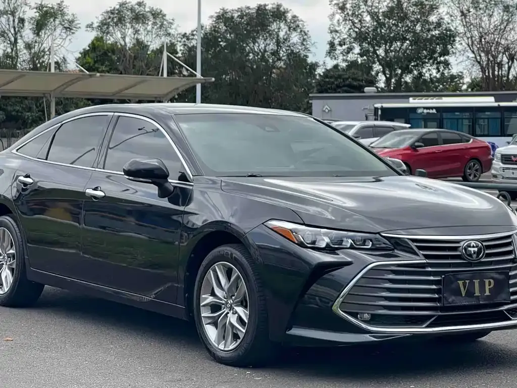 Toyota Avalon — фото 9