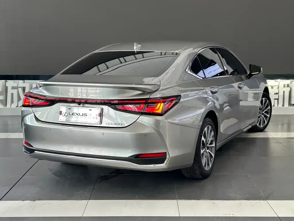 Lexus ES — фото 2