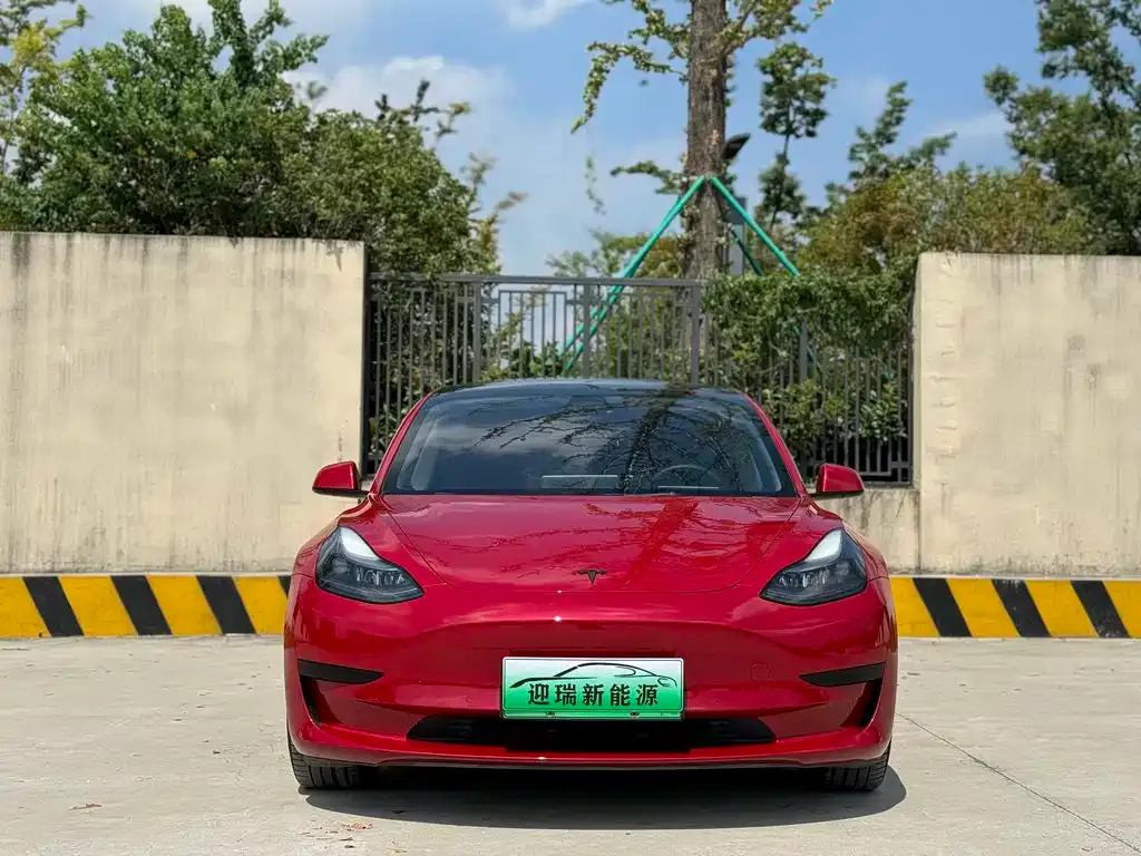 Tesla Model 3 — фото 2