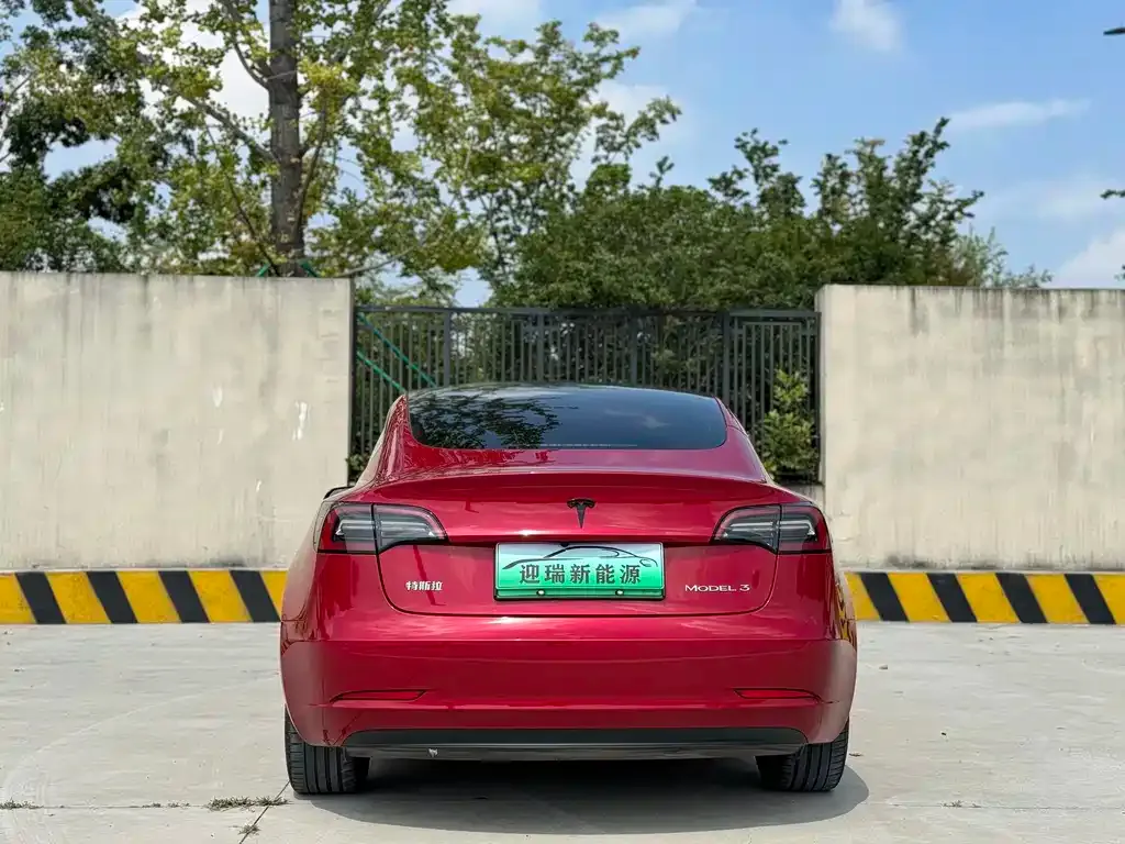 Tesla Model 3 — фото 6