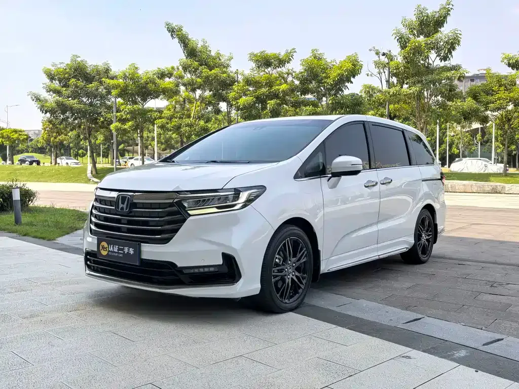 Honda Odyssey — фото 1