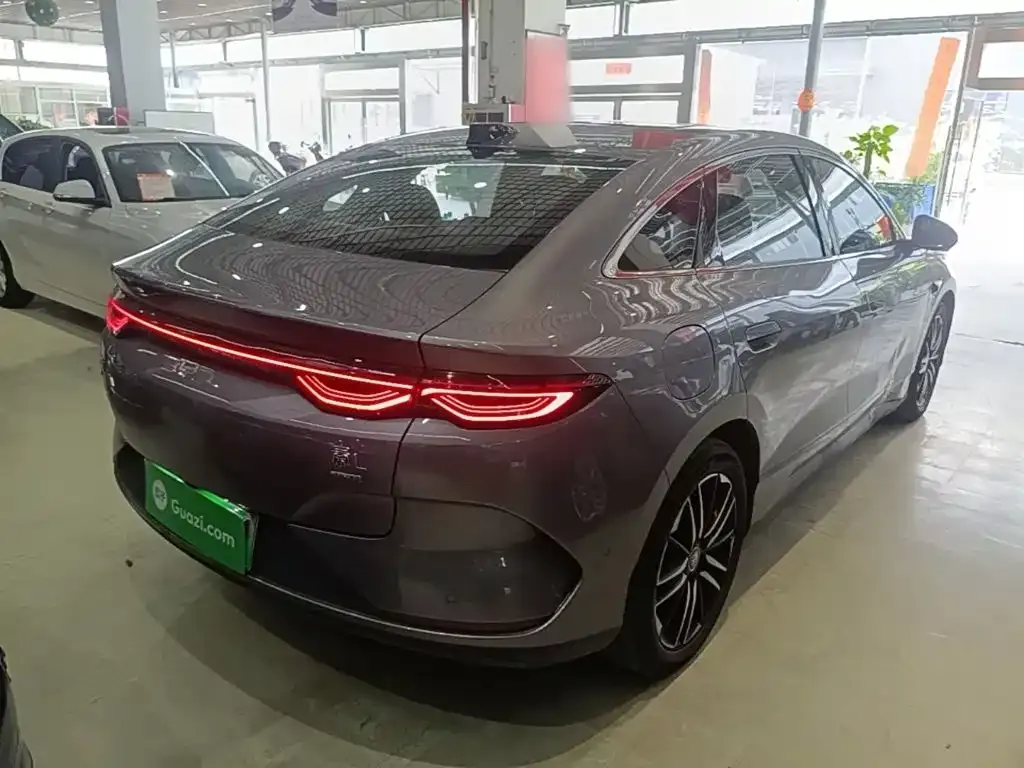 BYD Qin L — фото 9