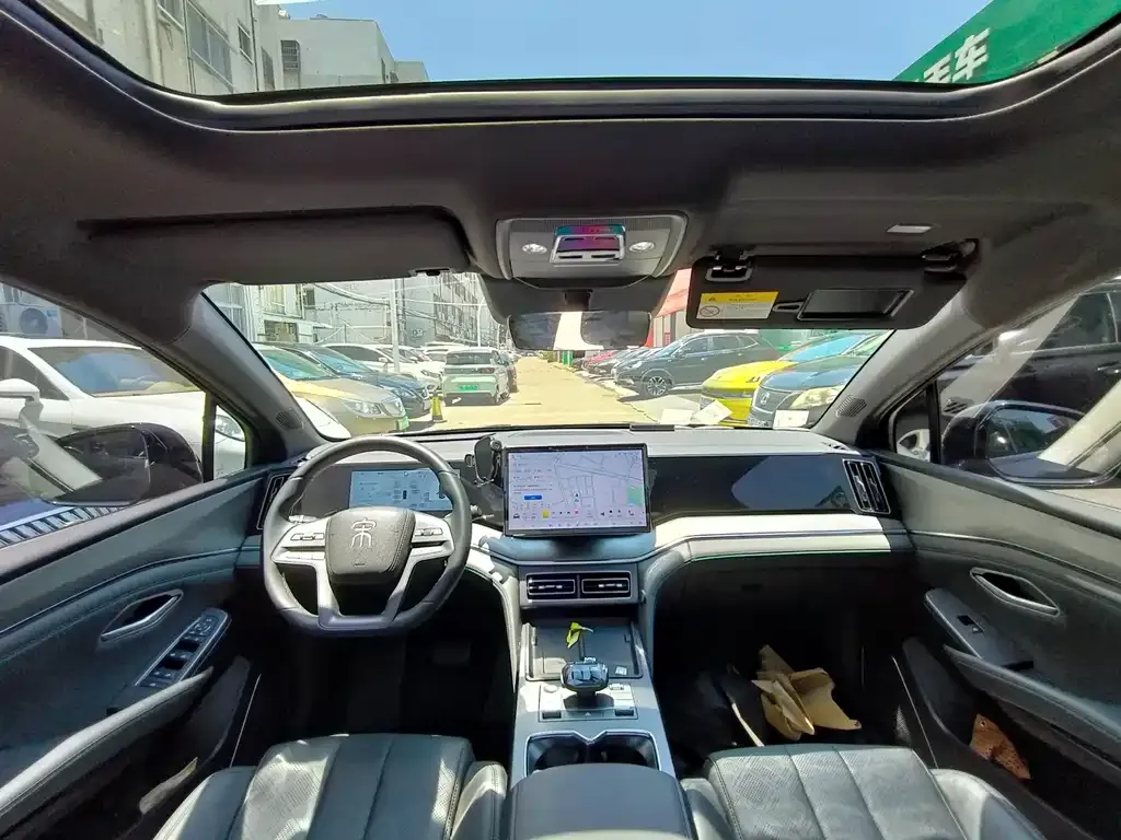BYD L DM-i — фото 6
