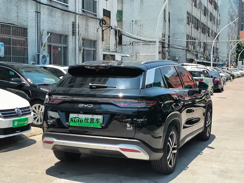 BYD L DM-i — фото 4