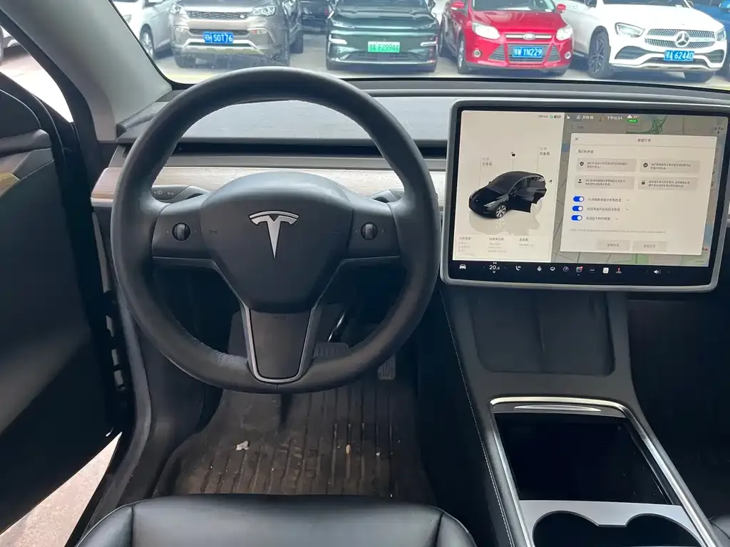 Tesla Model Y — фото 5