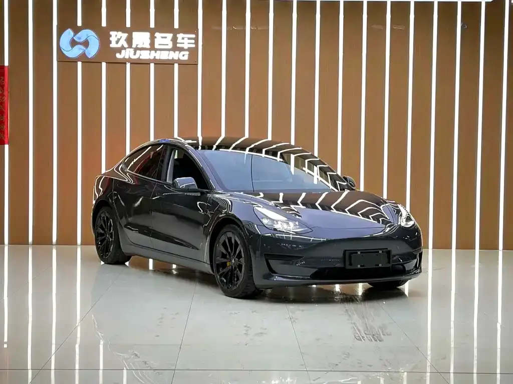 Tesla Model 3 — фото 8