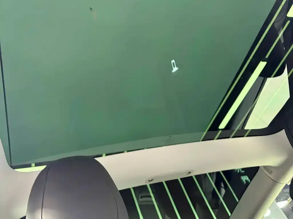 Tesla Model 3 — фото 2