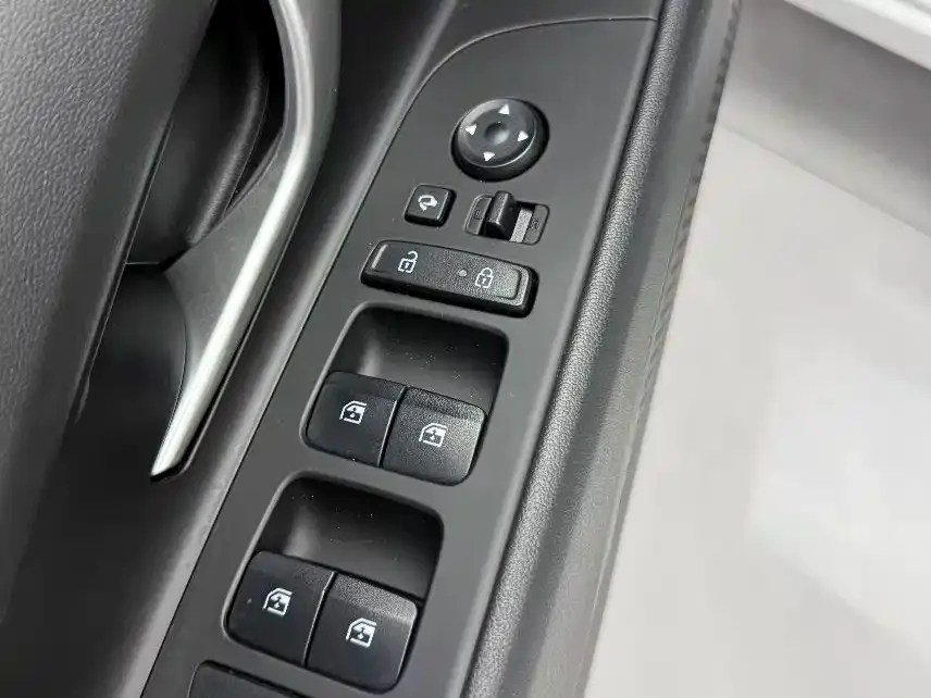 Hyundai Elantra — фото 8