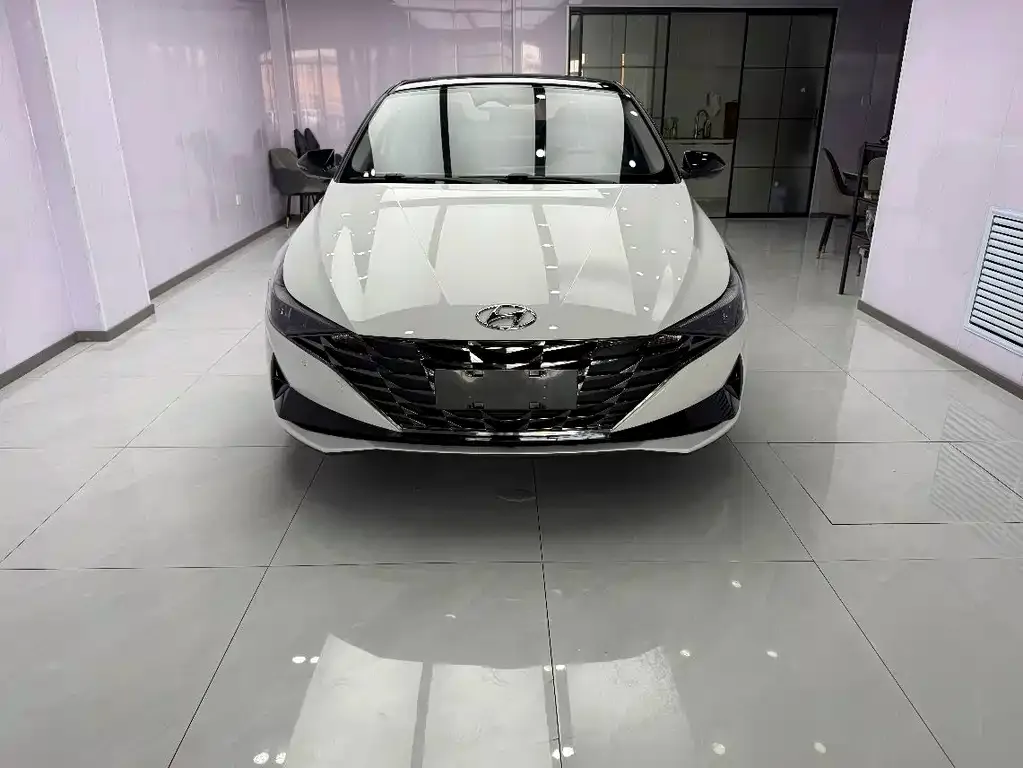 Hyundai Elantra — фото 6
