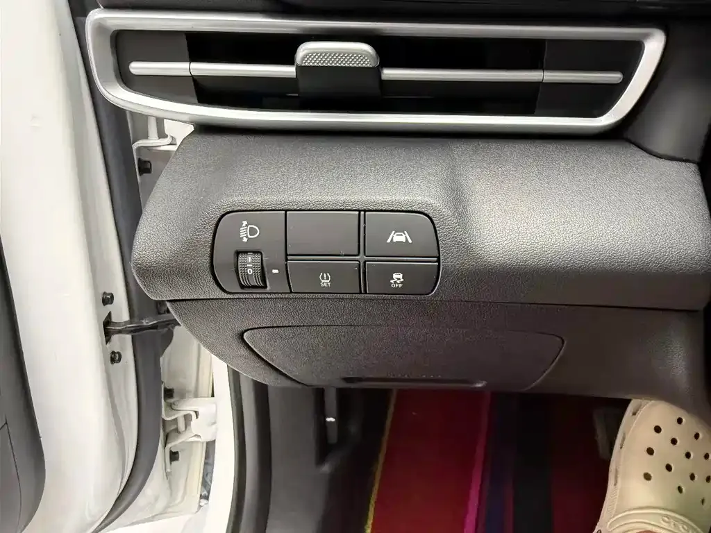 Hyundai Elantra — фото 10