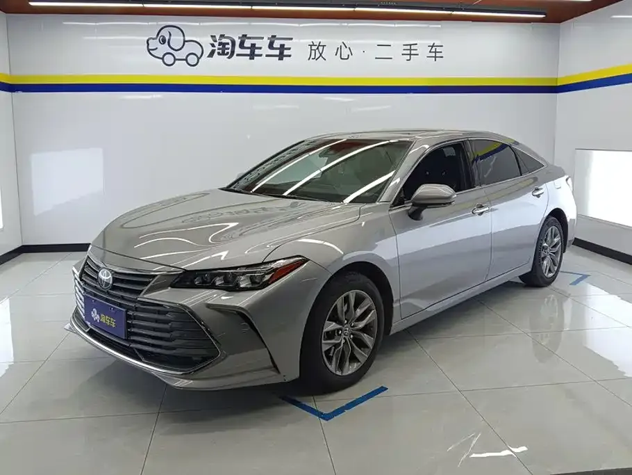 Toyota Avalon — фото 1