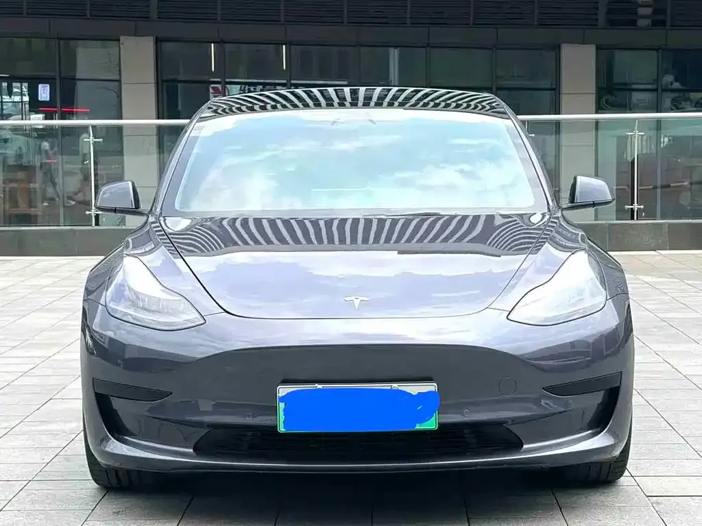 Tesla Model 3 — фото 3