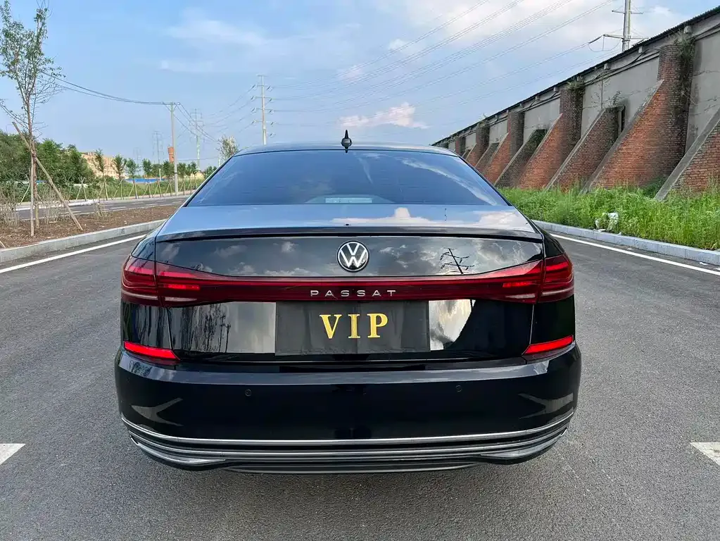 Volkswagen Passat — фото 5