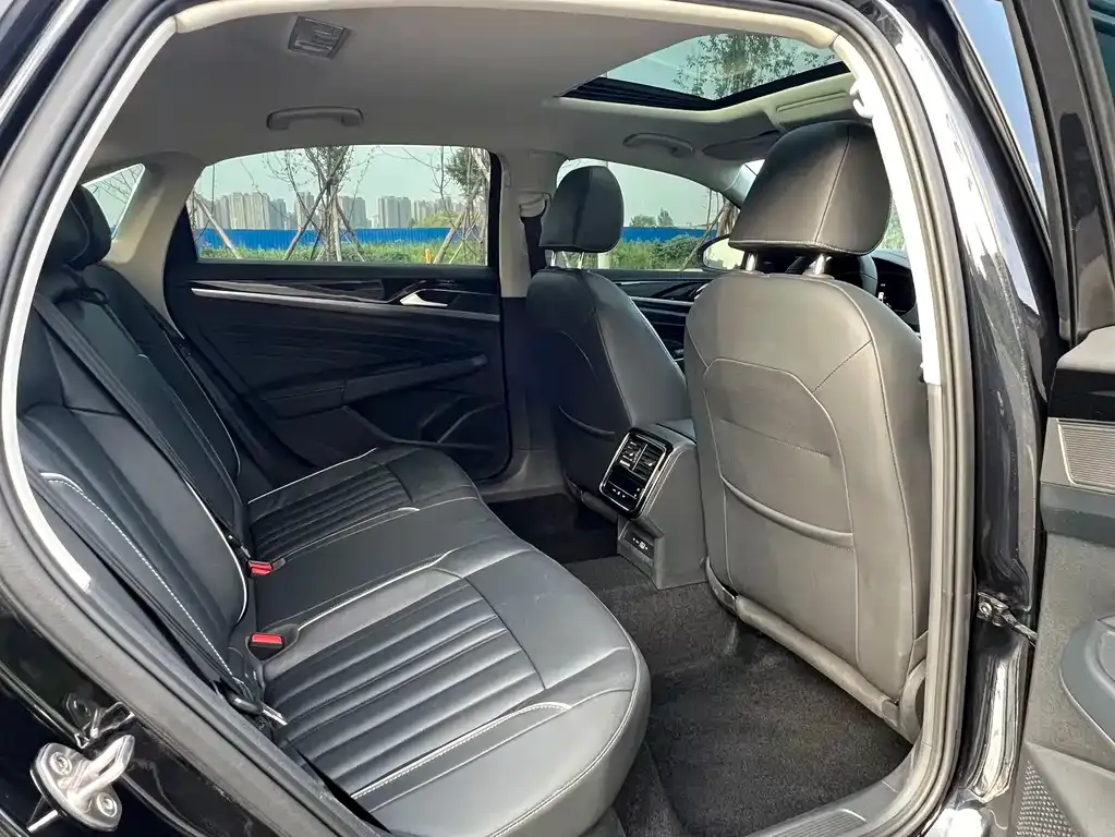 Volkswagen Passat — фото 2