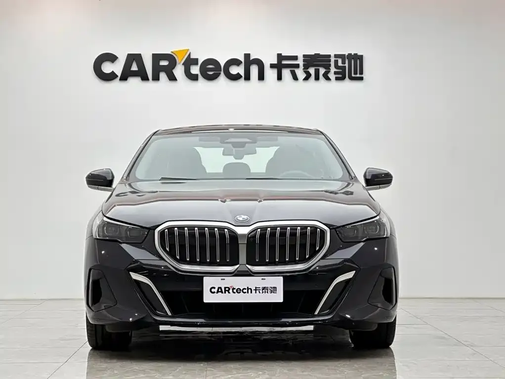 BMW 5 Series — фото 2