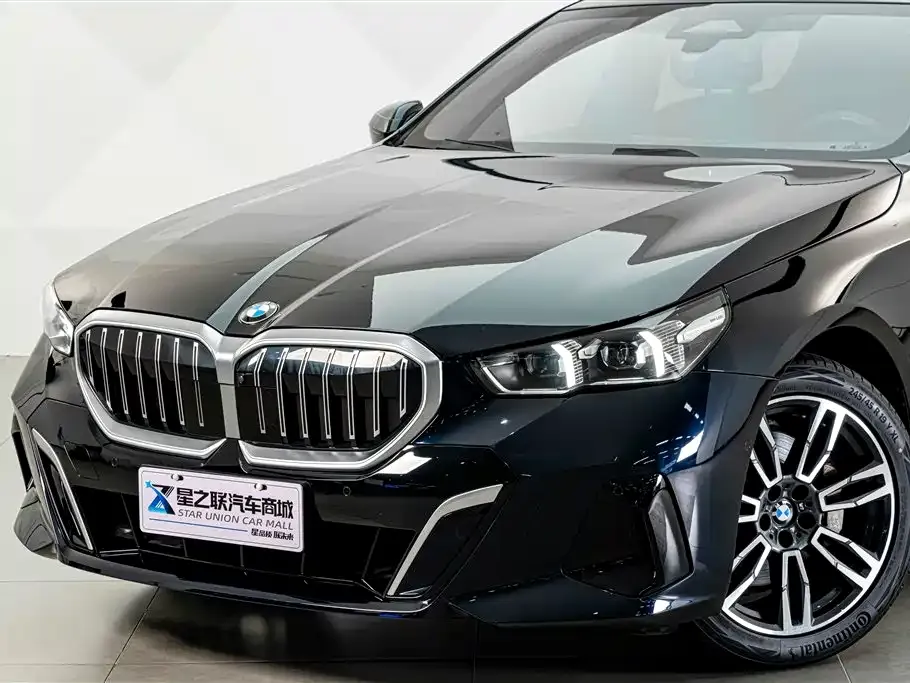 BMW 5 Series — фото 10