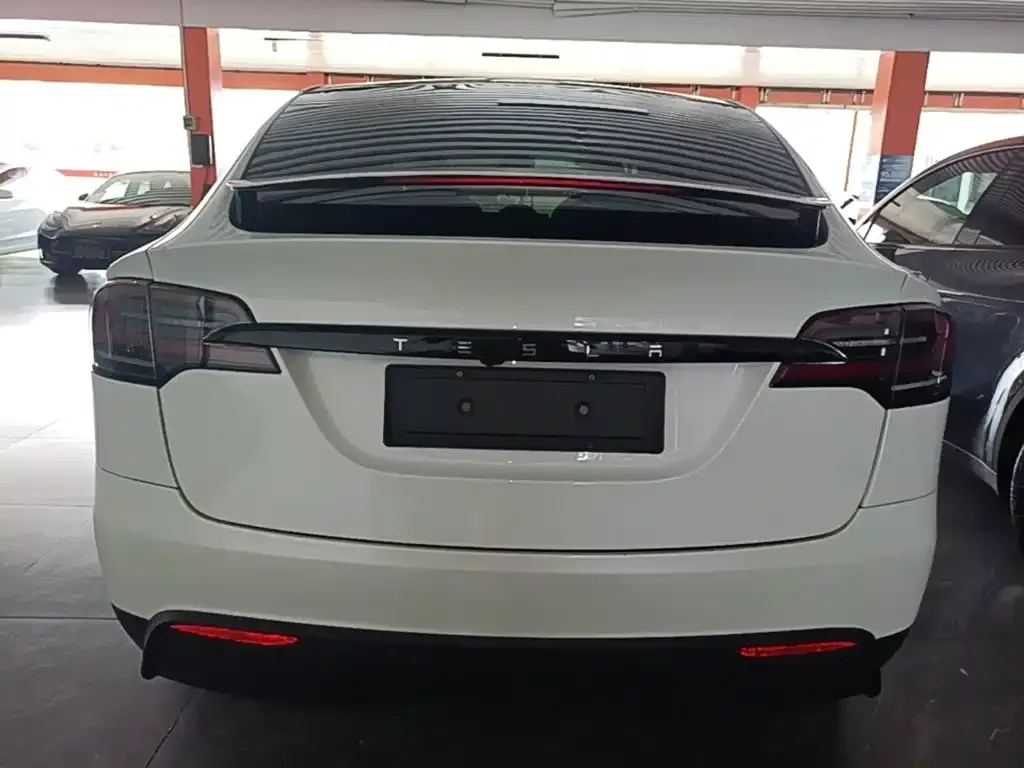 Tesla Model X — фото 4